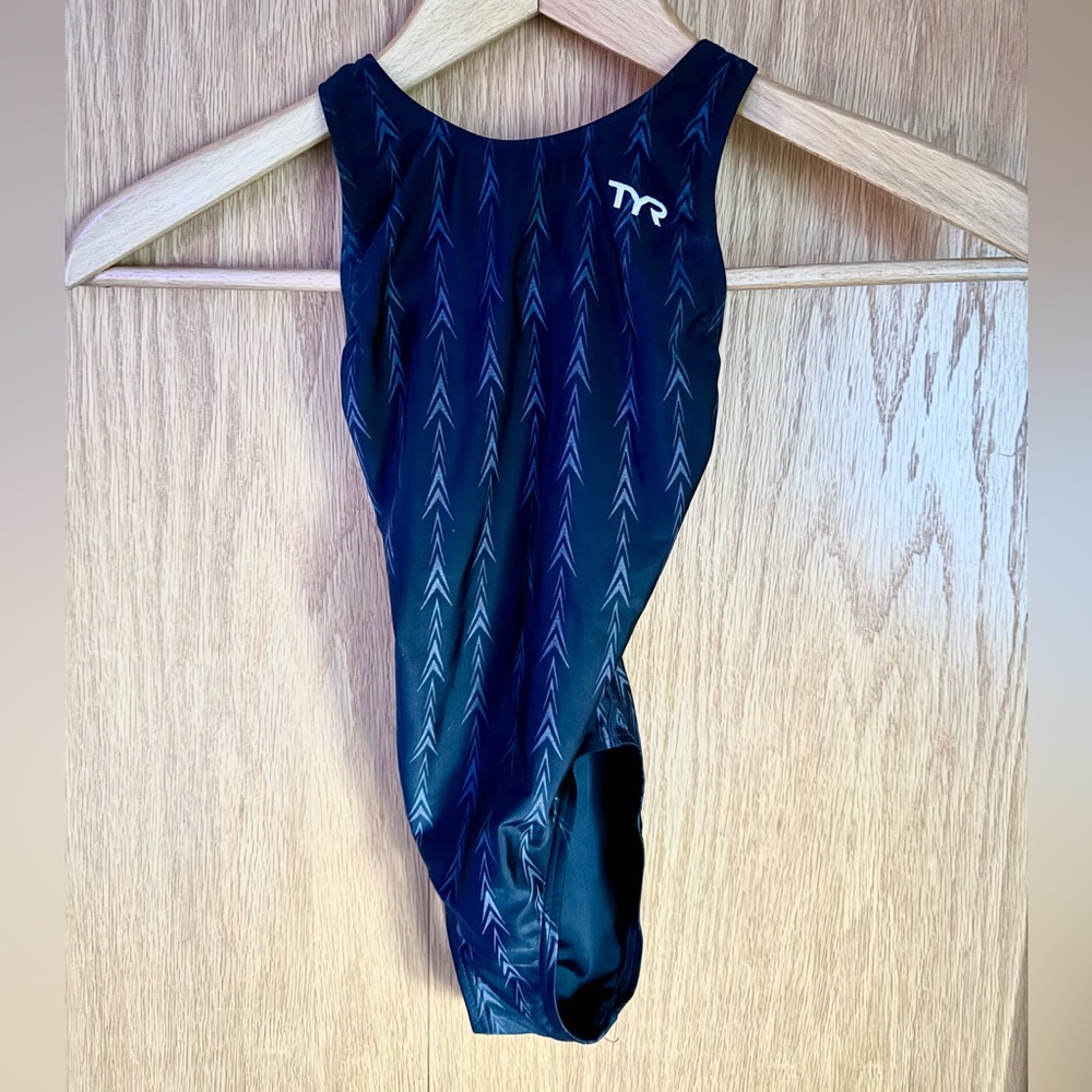 TYR Women's Fusion 2 Aerofit Tech Swimsuit 24